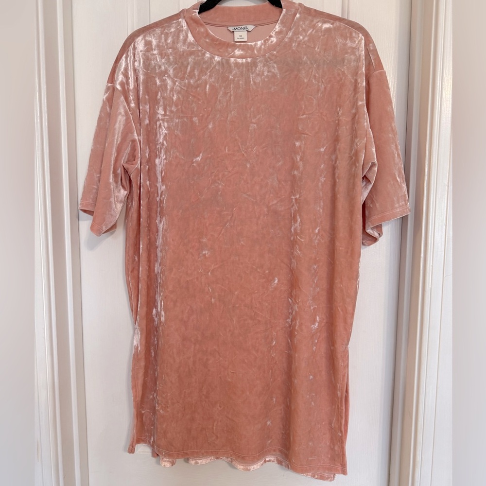 Monki Soft Pink Velvet Short Sleeve Dress /Tunic Crew Neck Size XS WORKS LARGE